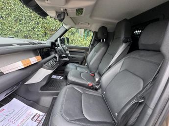 Land Rover Defender D250 | 3LT | AUTO | Nav | Heated Seats | SELECT
