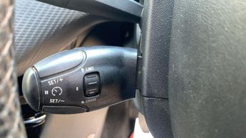 Peugeot 2008 E-HDI ALLURE 1.6 MANUAL / £20 ROAD TAX