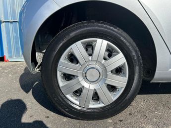 Volkswagen Up MOVE UP AUTOMATIC £20 PER YEAR ROAD TAX 30,000 MILES