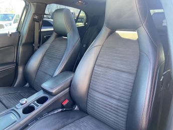 Mercedes-Benz GLA 2.1 GLA220d AMG Line (Premium Plus) 7G-DCT 4MATIC Euro 6 (s/s) 5