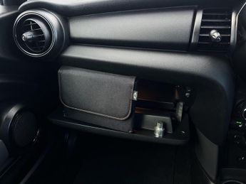 Mini Hatch 1.5 One Classic Steptronic Euro 6 (s/s) 3dr