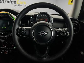 Mini Hatch 1.5 One Classic Steptronic Euro 6 (s/s) 3dr