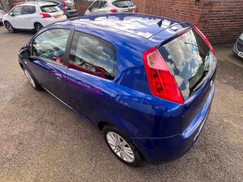 Fiat Grande Punto DYNAMIC 8V 1.2 5 SPEED MANUAL.