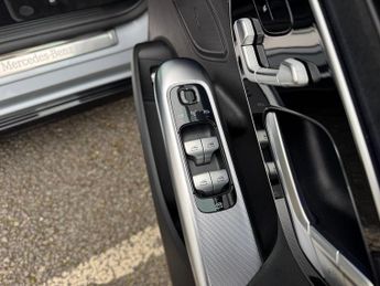 Mercedes-Benz EQE EQE 300 AMG Line Premium Auto Electric 89KWH PAN ROOF/MEMORY SEA