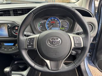 Toyota Yaris 1.5 HYBRID VVT-I ICON AUTOMATIC
