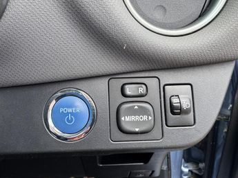 Toyota Yaris 1.5 HYBRID VVT-I ICON AUTOMATIC