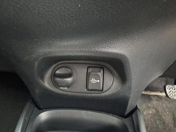 Toyota Yaris 1.5 HYBRID VVT-I ICON AUTOMATIC