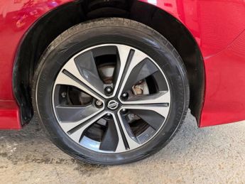 Nissan LEAF 40kWh N-Connecta Auto 5dr