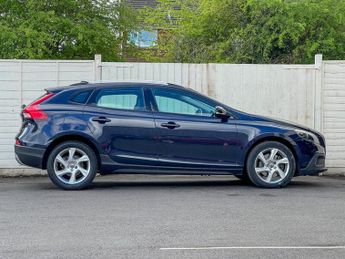 Volvo V40 2.0 D2 Lux Hatchback 5dr Diesel Auto Euro 6 (s/s)