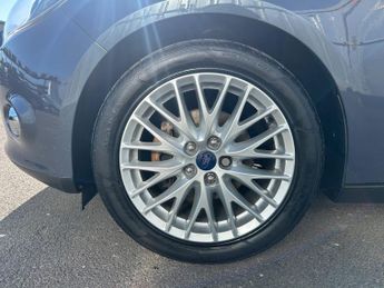 Ford Focus ZETEC £35 ROAD TAX
