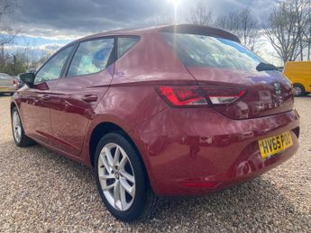 SEAT Leon 1.6 TDI CR SE DSG Euro 5 (s/s) 5dr
