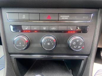 SEAT Leon 1.6 TDI CR SE DSG Euro 5 (s/s) 5dr