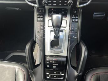 Porsche Cayenne 3.6T V6 GTS TiptronicS 4WD Euro 6 (s/s) 5dr