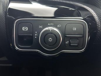 Mercedes-Benz A Class 1.5 A180d Sport (Executive) 7G-DCT Euro 6 (s/s) 5dr