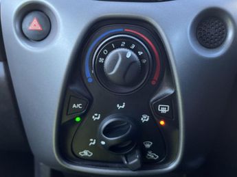 Toyota Aygo 1.0 VVT-i x-play Euro 6 5dr