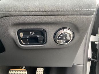 Mercedes-Benz EQE EQE 300 AMG Line Premium Auto Electric 89KWH PAN ROOF/MEMORY SEA