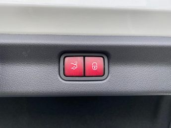 Mercedes-Benz EQE EQE 300 AMG Line Premium Auto Electric 89KWH PAN ROOF/MEMORY SEA