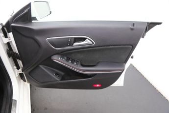 Mercedes-Benz CLA Class 1.6 CLA180 AMG Line Edition Coupe 7G-DCT Euro 6 (s/s) 4dr