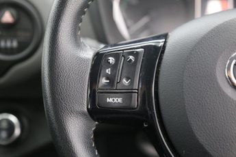 Toyota Yaris 1.5 VVT-h Icon Tech E-CVT Euro 6 (s/s) 5dr