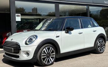 MINI Hatch Cooper 1.5 Exclusive Comfort / Navigation 5 door - SALE AGREED