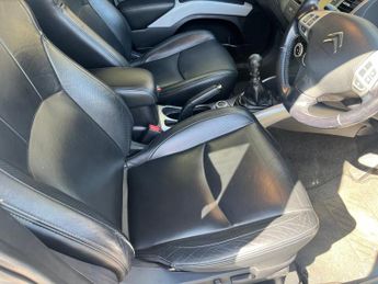 Citroen C-Crosser EXCLUSIVE HDI 4X4 SEVEN SEATS.