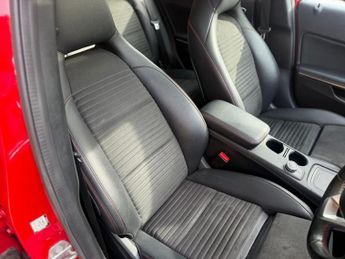 Mercedes-Benz A Class 2.1 A200d AMG Line (Premium Plus) Hatchback 5dr Diesel 7G-DCT Eu