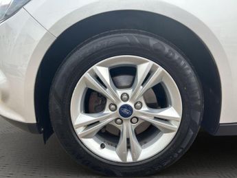 Ford Focus 1.6 Zetec Euro 5 5dr