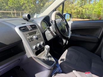 Vauxhall Agila 1.2 16V Club Auto Euro 4 5dr (AC)