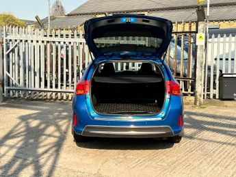 Toyota Auris VVT-I ICON PLUS