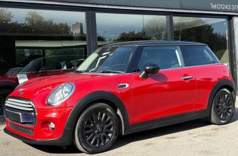 Mini Hatch Cooper 1.5 Automatic Chili / Media XL 3 door - SAT NAV - CONNECT