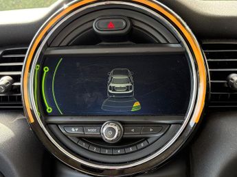 Mini Hatch Cooper D 1.5 Steptronic Automatic Chili / Media XL 5 door - PRO 