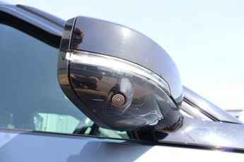 Land Rover Discovery R-DYNAMIC SE MHEV WITH GENUINE REAR SEAT CONVERSION STYLED BY SE