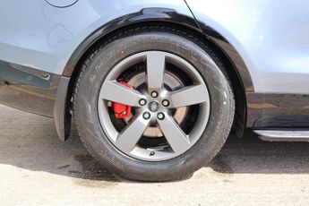 Land Rover Discovery R-DYNAMIC SE MHEV WITH GENUINE REAR SEAT CONVERSION STYLED BY SE