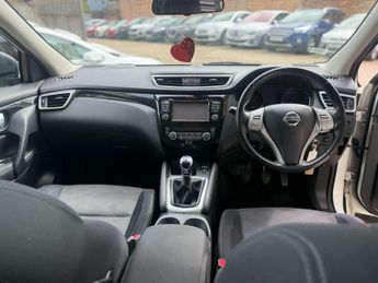 Nissan Qashqai 1.2 DIG-T Acenta SUV 5dr Petrol Manual 2WD