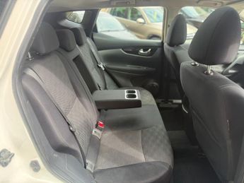 Nissan Qashqai 1.2 DIG-T Acenta SUV 5dr Petrol Manual 2WD