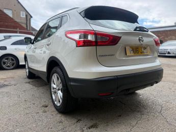 Nissan Qashqai 1.2 DIG-T Acenta SUV 5dr Petrol Manual 2WD