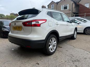 Nissan Qashqai 1.2 DIG-T Acenta SUV 5dr Petrol Manual 2WD