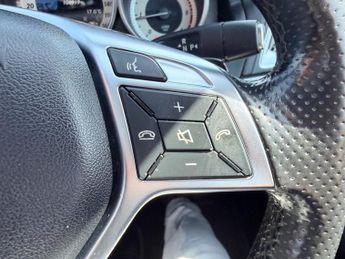 Mercedes-Benz E Class E220 BLUETEC AMG LINE