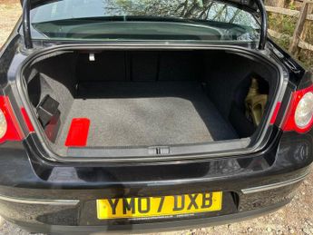 Volkswagen Passat 2.0 TDI SE SALOON 6 SPEED MANUAL.