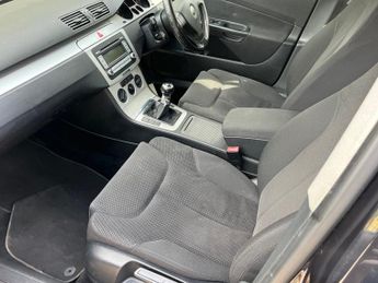 Volkswagen Passat 2.0 TDI SE SALOON 6 SPEED MANUAL.
