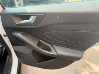 Ford Focus 1.0T EcoBoost Titanium Hatchback 5dr Petrol Auto Euro 6