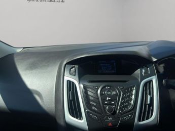 Ford Focus 1.6 Zetec Powershift Euro 5 5dr