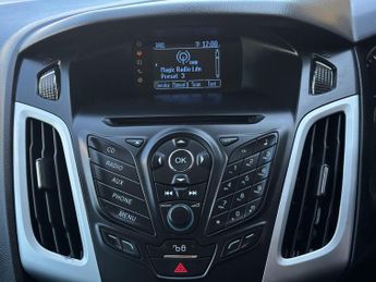 Ford Focus 1.6 Zetec Powershift Euro 5 5dr
