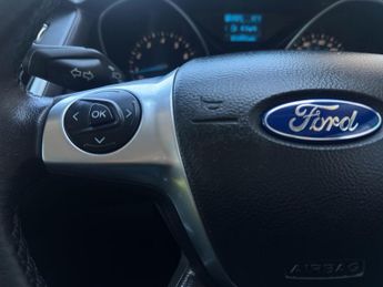Ford Focus 1.6 Zetec Powershift Euro 5 5dr