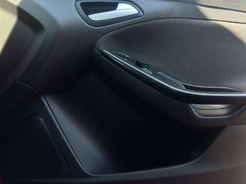 Ford Focus 1.6 Zetec Powershift Euro 5 5dr