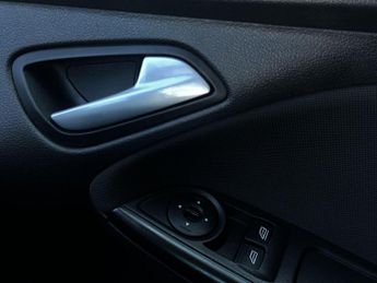 Ford Focus 1.6 Zetec Powershift Euro 5 5dr