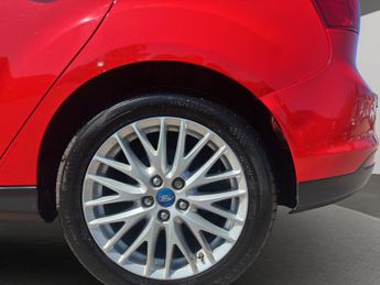 Ford Focus 1.6 Zetec Powershift Euro 5 5dr