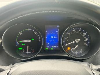 Toyota C-HR 1.8 VVT-h Dynamic SUV 5dr Petrol Hybrid CVT Euro 6 (s/s) (122 ps