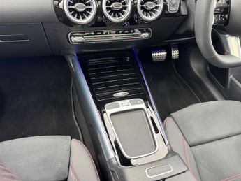 Mercedes-Benz GLA Class GLA 220D 4M AMG Line Premium Plus Auto Diesel PAN ROOF/MEMORY SE