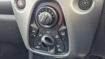 Toyota Aygo VVT-I X-PLAY X-SHIFT